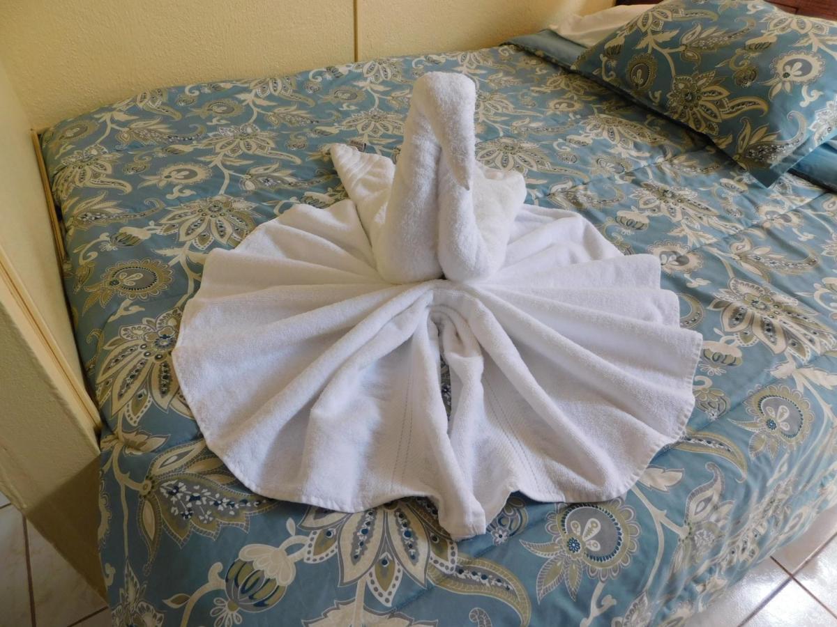 Condo Villa B27 Sleeps Five People - B28 Sleeps Six People - Price Includes Housekeeping Fees Not Taxes - Very Close To The Pool And Beach! Хако Экстерьер фото