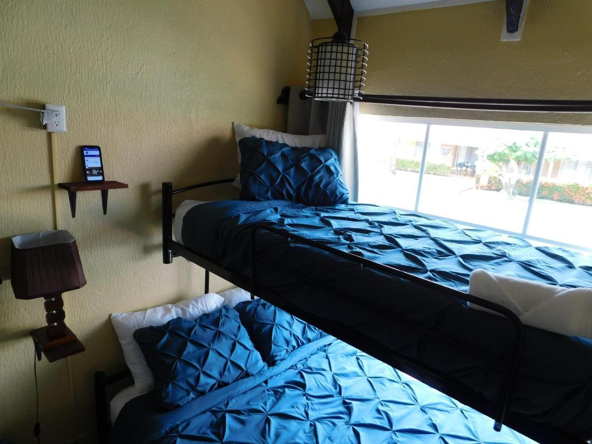 Condo Villa B27 Sleeps Five People - B28 Sleeps Six People - Price Includes Housekeeping Fees Not Taxes - Very Close To The Pool And Beach! Хако Экстерьер фото